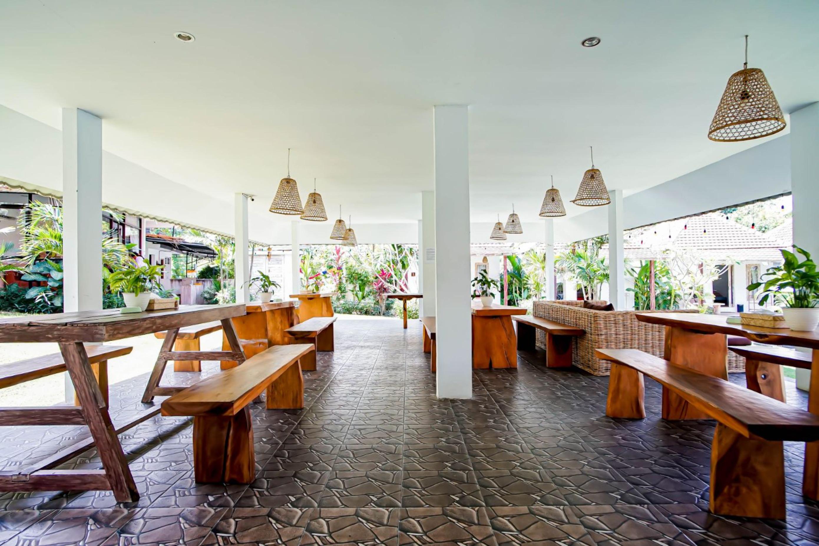 Agung Wiwin Homestay & Restaurant Mengwi Exterior foto